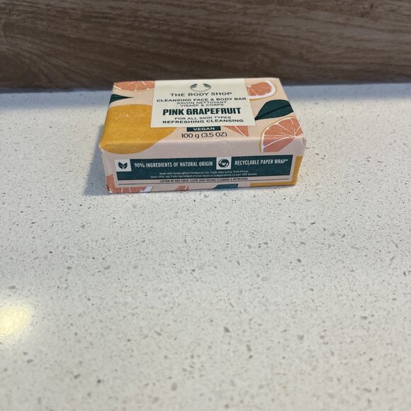 The Body Shop Pink Grapefruit Cleansing Face & Body Soap Bar 3.5 Oz 100g New HTF - Picture 4 of 6